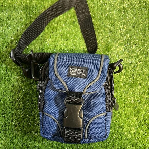 Case Logic Compact Digital Camera Case with Shoulder Strap & 2 Compartments  723 - Picture 2 of 6